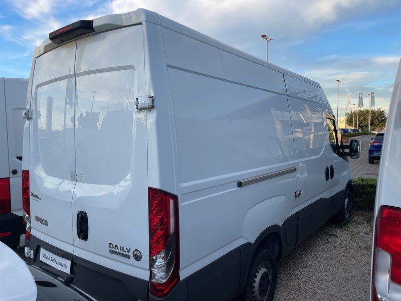 Iveco Daily 35 s14 a8 v lh3 3520 e6 - 3