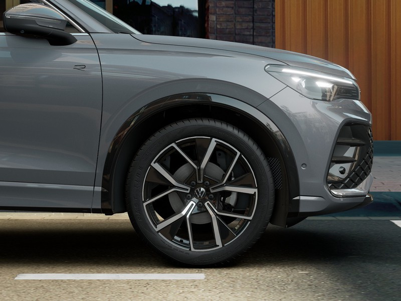 Volkswagen Tiguan 1,5 ETSI ACT R-LINE DSG 150 CV - 3
