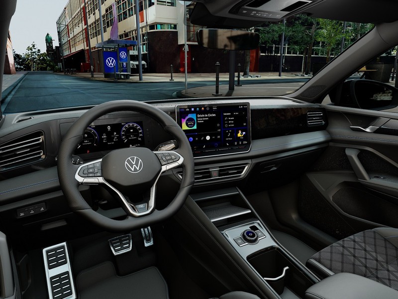 Volkswagen Tiguan 1,5 ETSI ACT R-LINE DSG 150 CV - 2