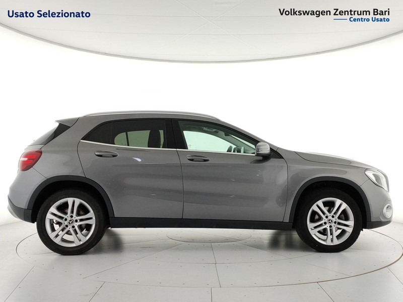 Mercedes GLA 200 d sport 4matic auto - 4