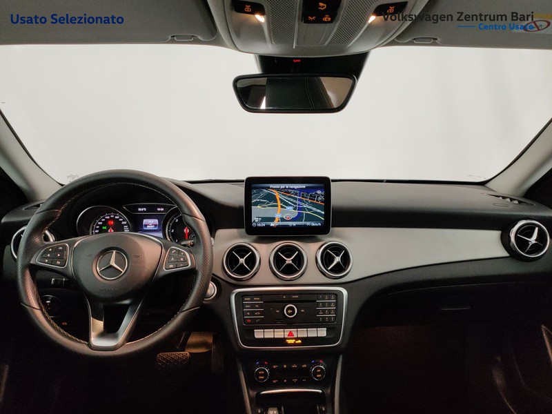 Mercedes GLA 200 d sport 4matic auto - 18