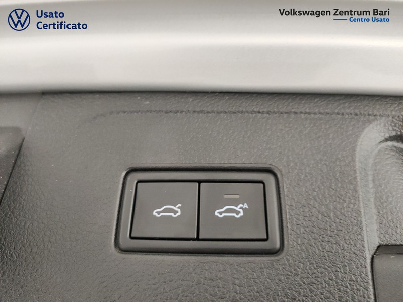 Volkswagen Passat variant 2.0 tdi executive 190cv dsg - 18