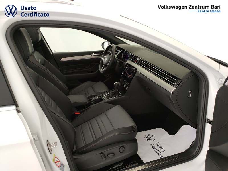 Volkswagen Passat variant 2.0 tdi executive 150cv dsg - 24