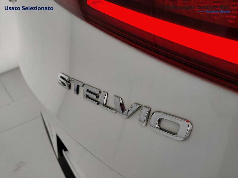 Alfa Romeo Stelvio 2.2 t business q4 210cv auto - 18