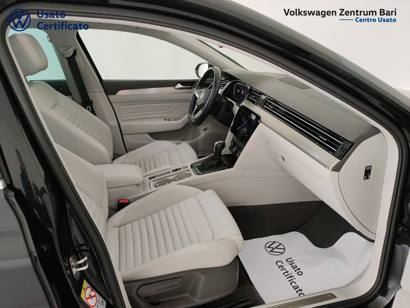 Volkswagen Passat variant 2.0 tdi executive 150cv dsg - 19