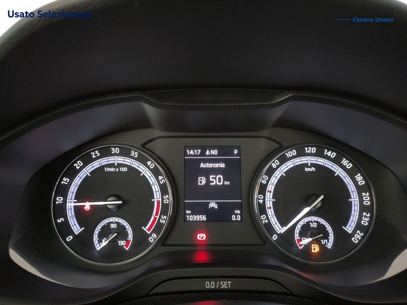 Skoda Karoq 1.6 tdi ambition dsg - 10