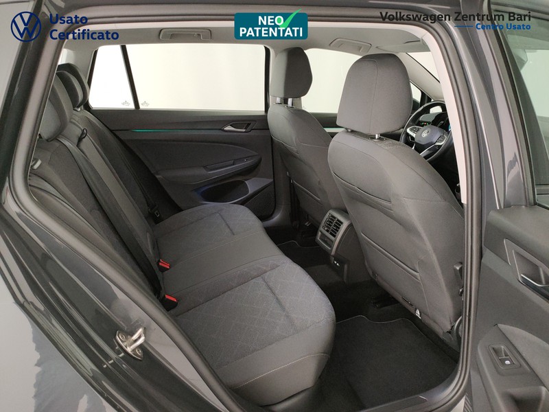 Volkswagen Golf variant 2.0 tdi life 115cv - 19
