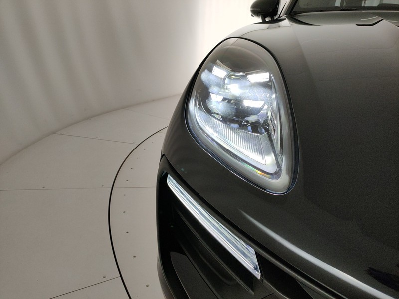 Porsche Macan 2.0 265cv pdk - 26