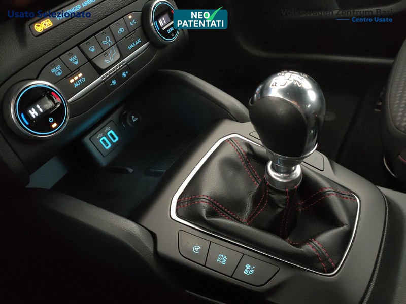Ford Focus sw 1.5 ecoblue st-line 120cv - 10