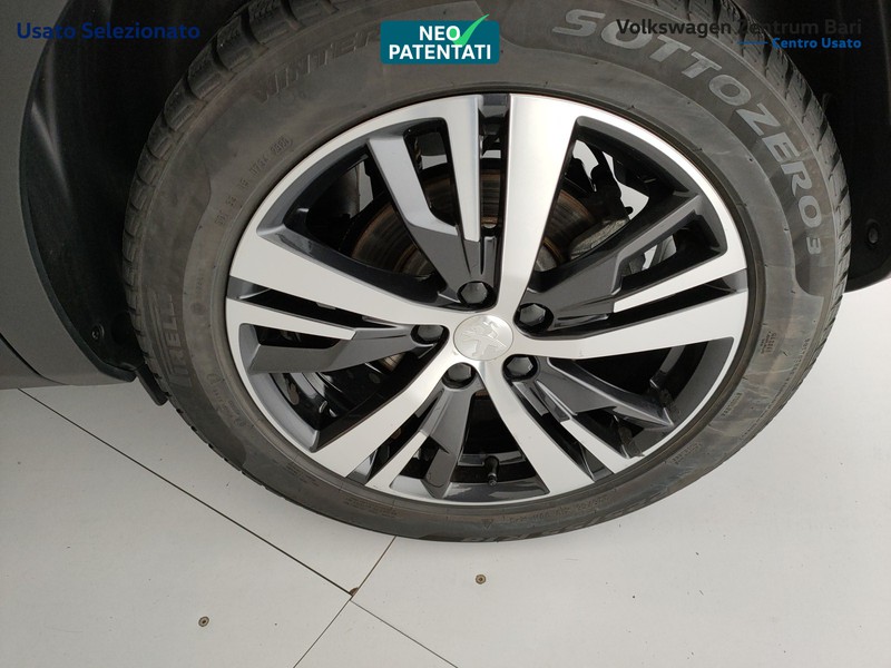 Peugeot 3008 1.5 bluehdi allure s&s 130cv eat8 - 16