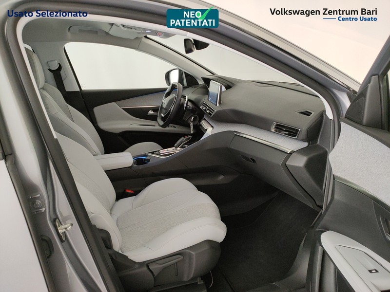 Peugeot 3008 1.5 bluehdi allure s&s 130cv eat8 - 23