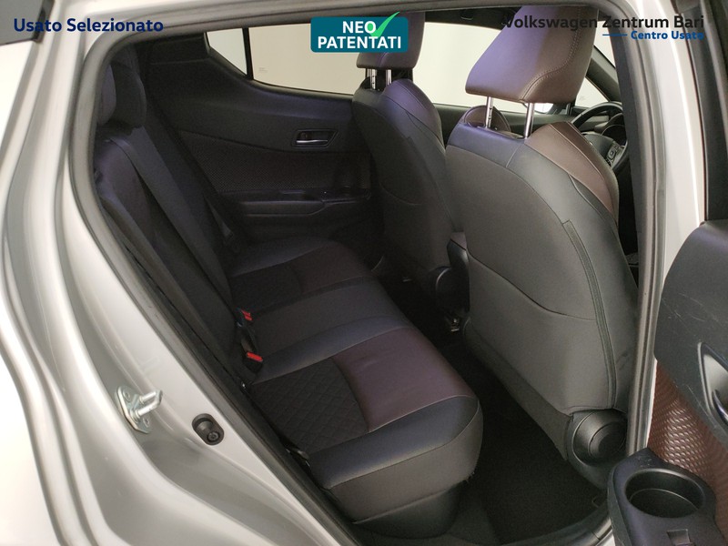 Toyota C-HR 1.8h lounge 2wd e-cvt - 25