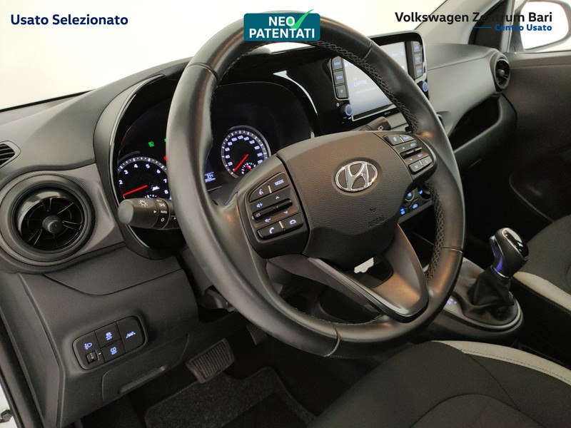 Hyundai i10 1.0 tech connect pack auto - 18