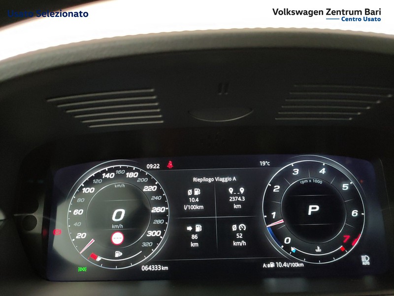 Jaguar F-Type coupe 2.0 i4 r-dynamic rwd 300cv auto - 9