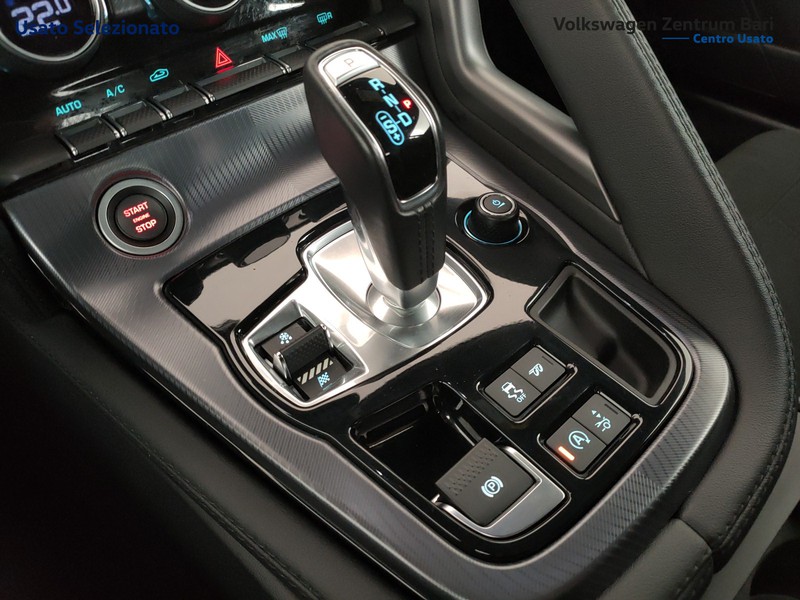 Jaguar F-Type coupe 2.0 i4 r-dynamic rwd 300cv auto - 12