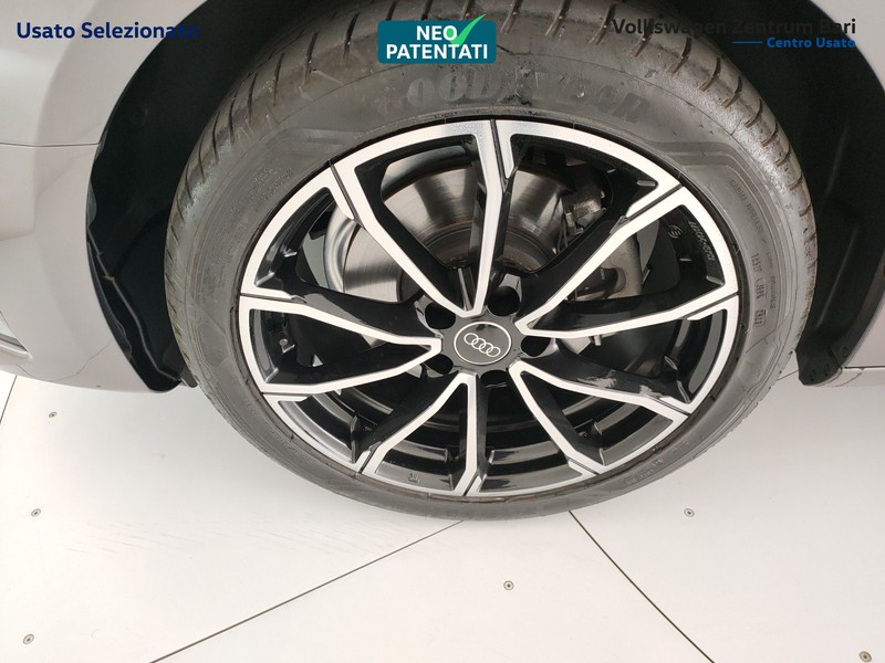 Audi A4 avant 30 2.0 tdi mhev business 136cv s-tronic - 17