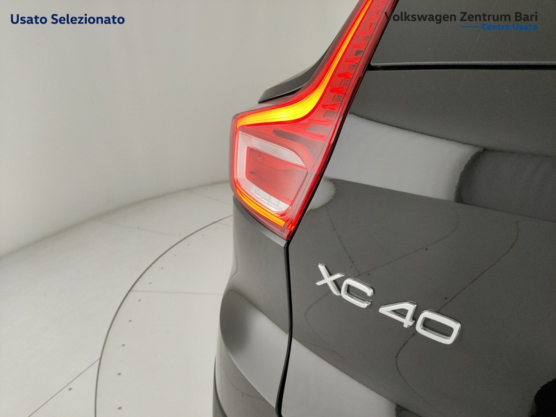 Volvo XC40 2.0 b4 plus dark awd auto - 19