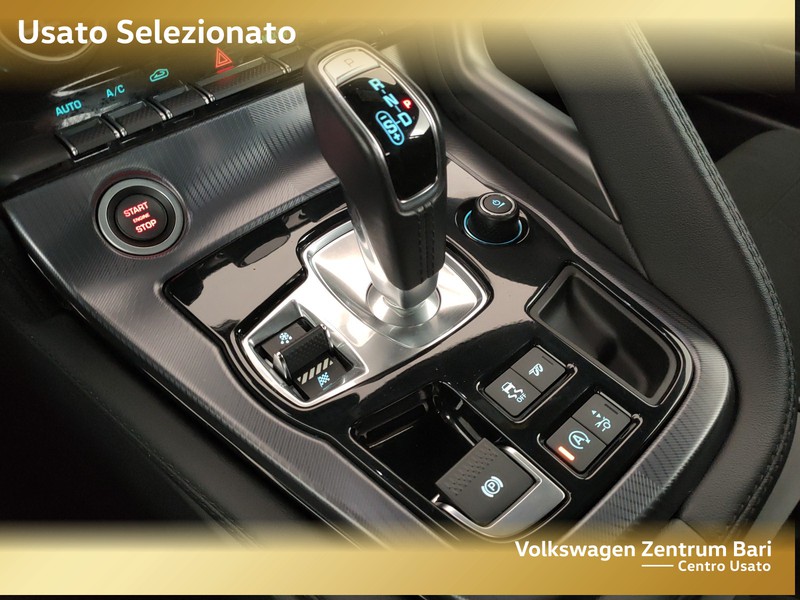Jaguar F-Type coupe 2.0 i4 r-dynamic rwd 300cv auto - 12