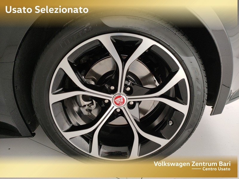 Jaguar F-Type coupe 2.0 i4 r-dynamic rwd 300cv auto - 19