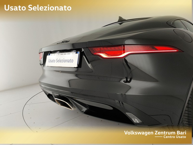 Jaguar F-Type coupe 2.0 i4 r-dynamic rwd 300cv auto - 22