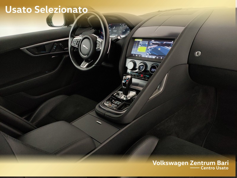 Jaguar F-Type coupe 2.0 i4 r-dynamic rwd 300cv auto - 25