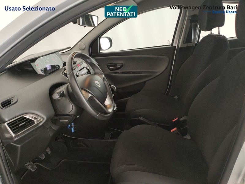 Lancia Ypsilon 0.9 t.air gold ecochic metano 80cv - 14