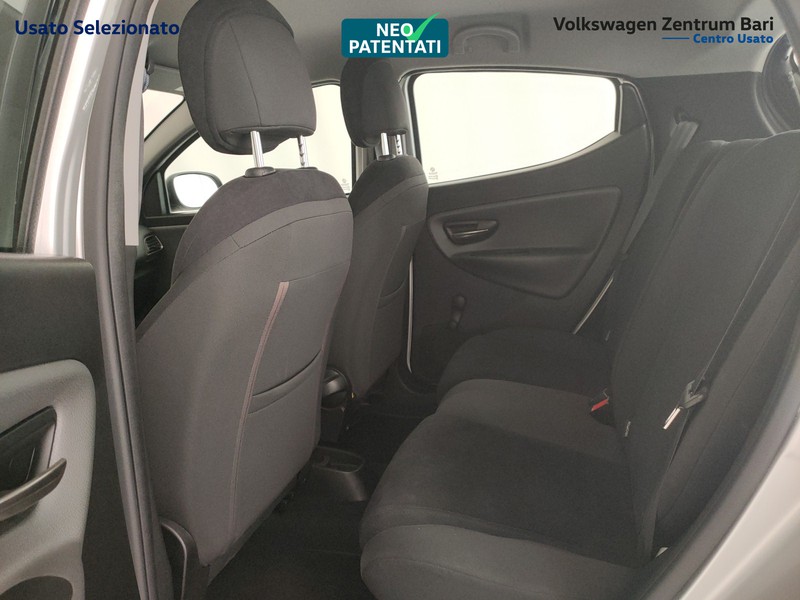 Lancia Ypsilon 0.9 t.air gold ecochic metano 80cv - 16