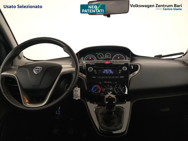 Lancia Ypsilon 0.9 t.air gold ecochic metano 80cv - 17