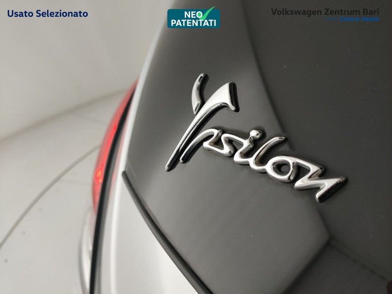 Lancia Ypsilon 0.9 t.air gold ecochic metano 80cv - 19