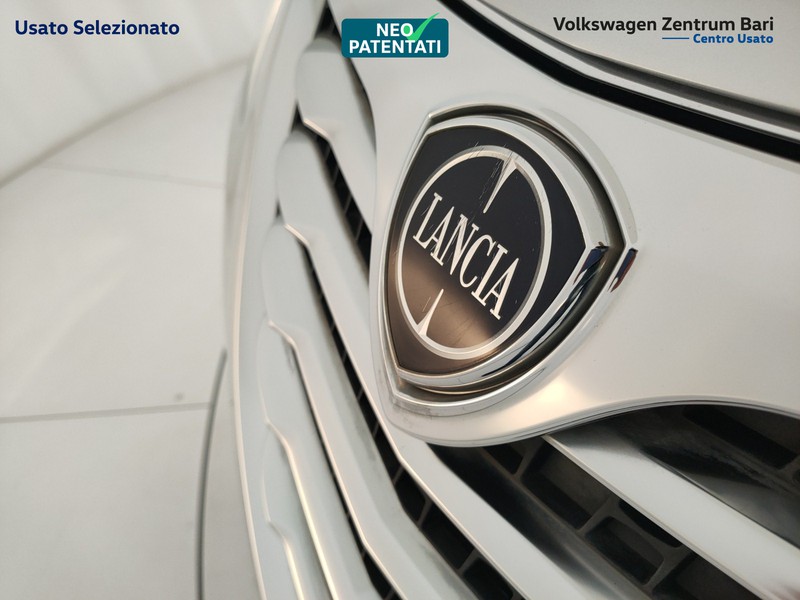 Lancia Ypsilon 0.9 t.air gold ecochic metano 80cv - 25