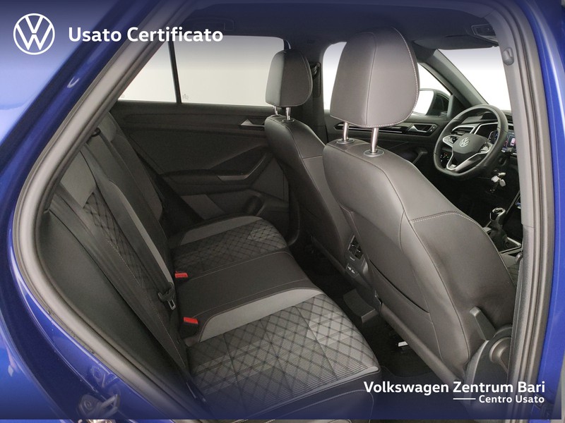 Volkswagen T-Roc 1.0 tsi r-line 110cv - 23