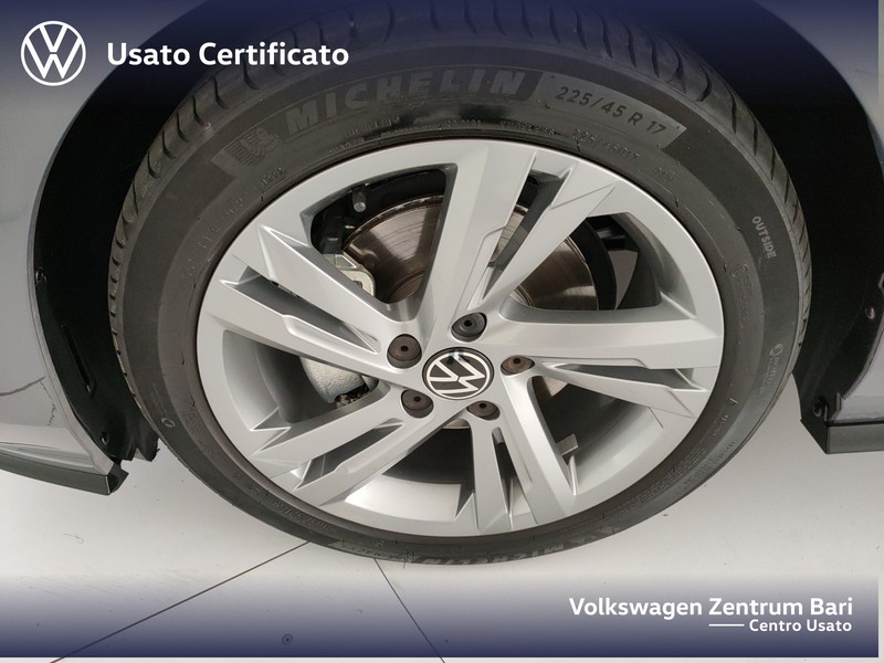 Volkswagen Golf 1.5 etsi evo r-line 130cv dsg - 17