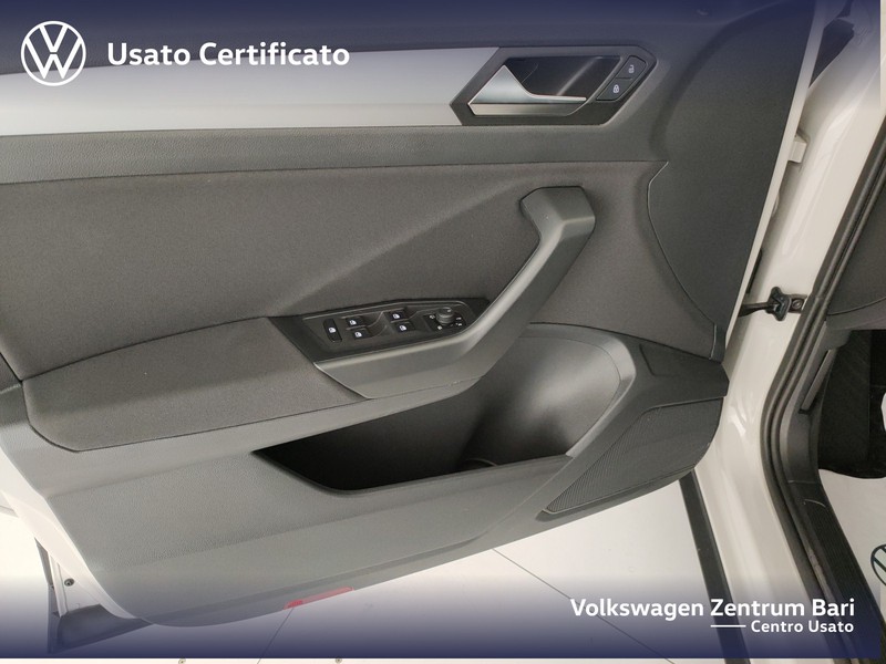 Volkswagen T-Roc 1.0 tsi life 110cv - 14