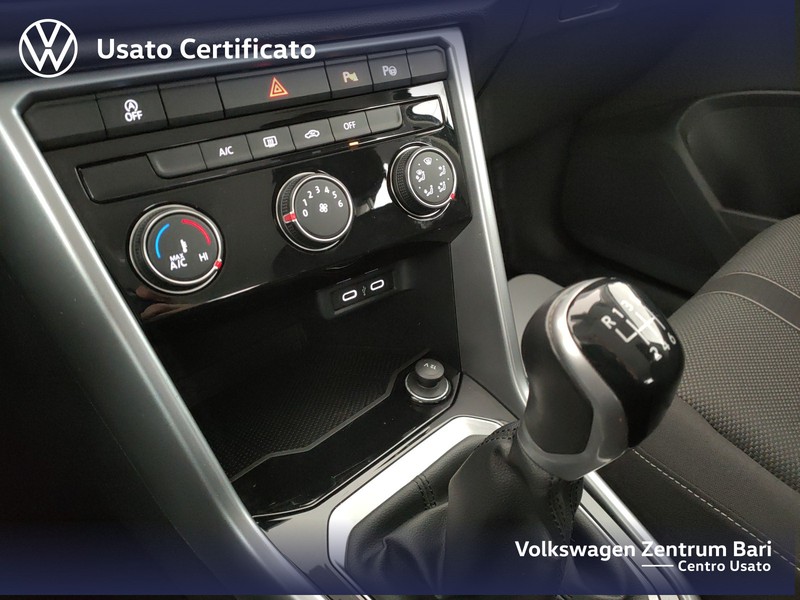 Volkswagen T-Roc 1.0 tsi life 110cv - 12