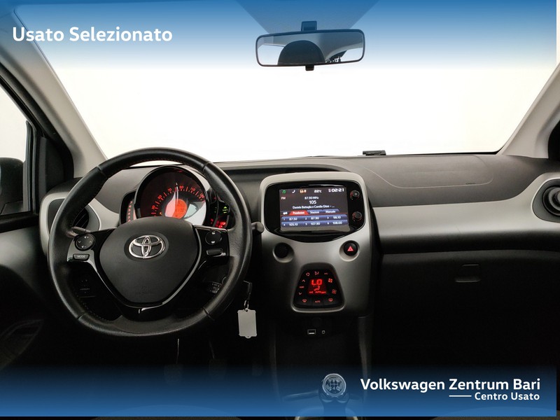 Toyota Aygo 5p 1.0 x-play my15 - 20