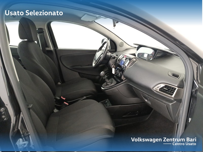 Lancia Ypsilon 1.0 firefly hybrid gold s&s 70cv - 23