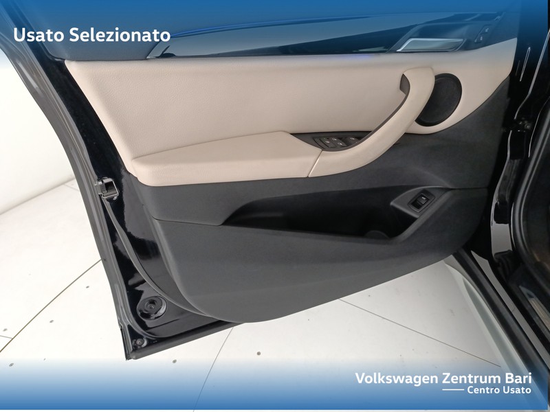 BMW X1 sdrive18d xline auto - 12