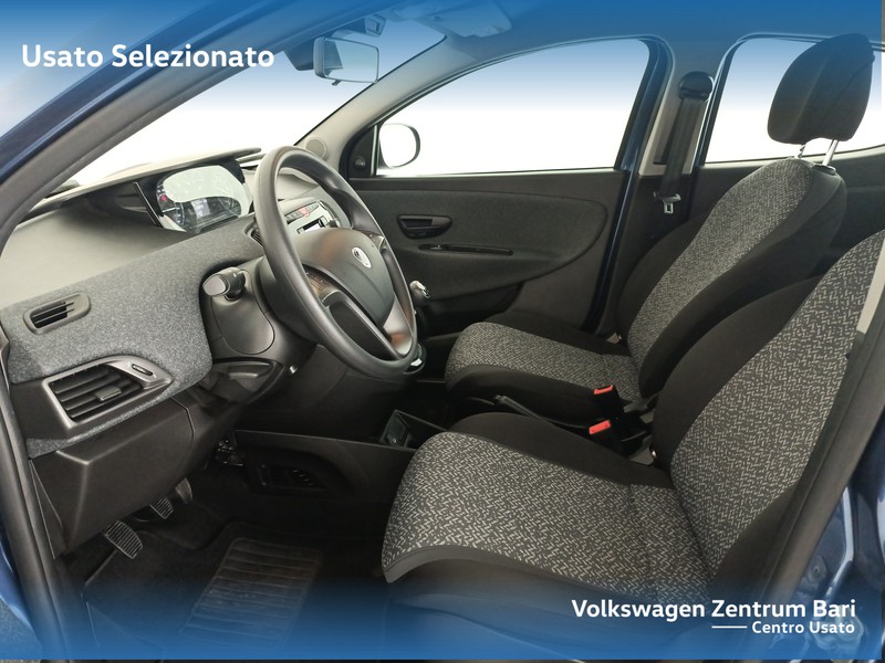 Lancia Ypsilon 1.0 firefly hybrid silver s&s 70cv - 12