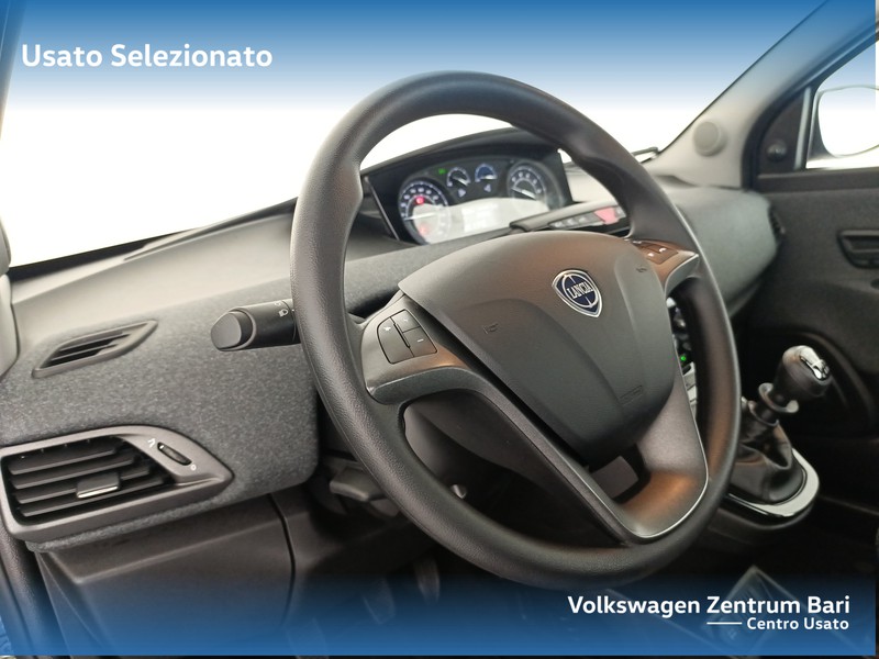 Lancia Ypsilon 1.0 firefly hybrid silver s&s 70cv - 13