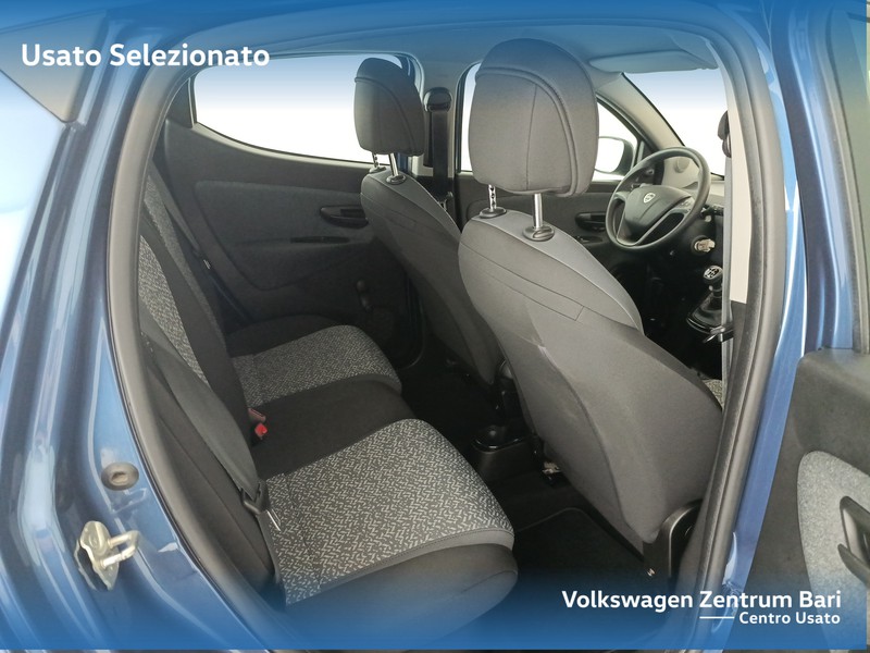 Lancia Ypsilon 1.0 firefly hybrid silver s&s 70cv - 19