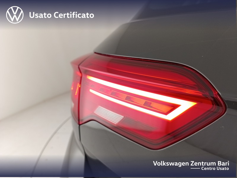 Volkswagen T-Roc 1.6 tdi style - 17