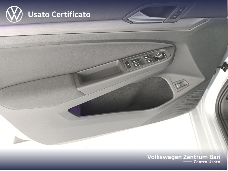 Volkswagen Golf variant 2.0 tdi style 115cv dsg - 13