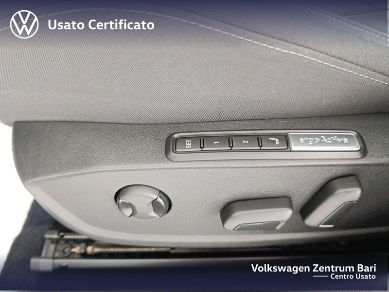 Volkswagen Golf variant 2.0 tdi style 115cv dsg - 16