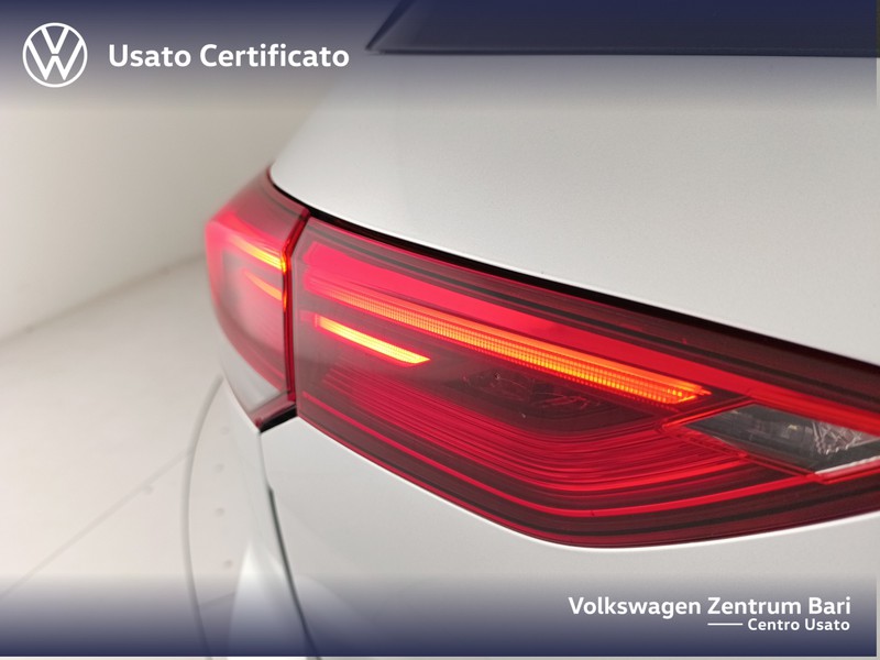 Volkswagen Golf variant 2.0 tdi style 115cv dsg - 21