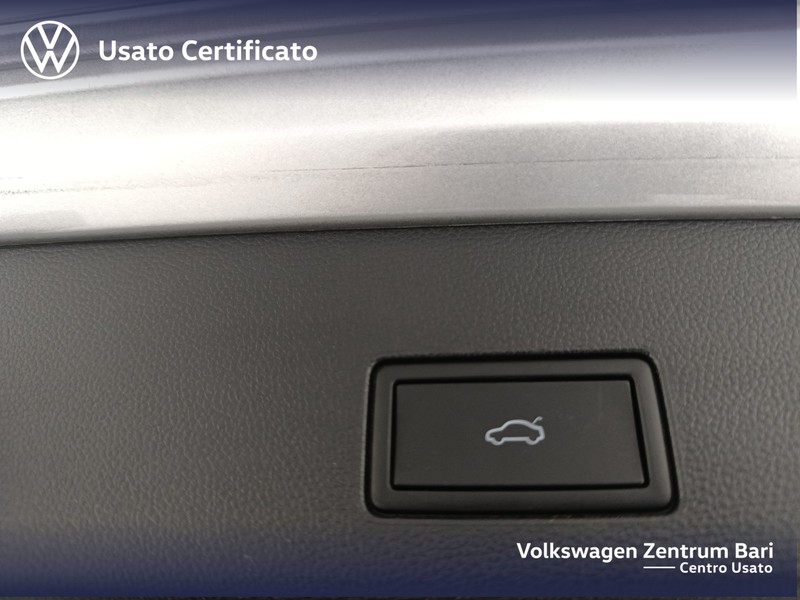 Volkswagen Golf variant 2.0 tdi style 115cv dsg - 24