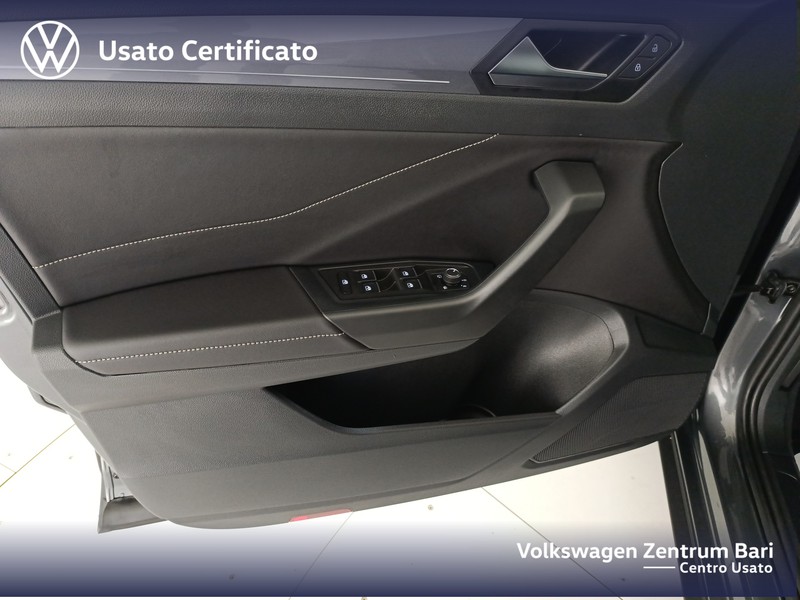 Volkswagen T-Roc 1.0 tsi style 110cv - 13