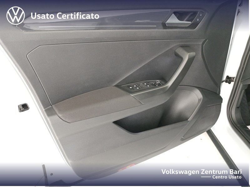 Volkswagen T-Roc 1.6 tdi advanced - 13