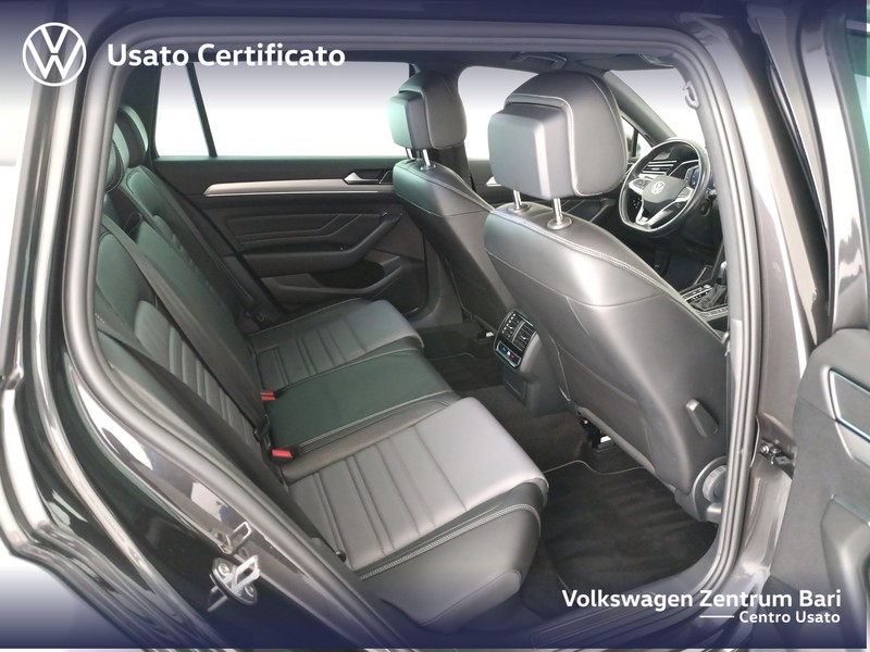 Volkswagen Passat variant 2.0 tdi executive 150cv dsg - 18