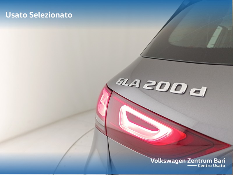 Mercedes GLA 200 d business extra auto - 17