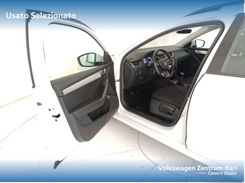 Skoda Octavia wagon 1.6 tdi ambition 115cv - 11